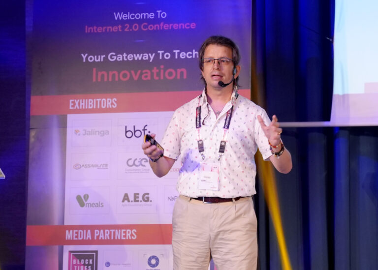 Navigating Tech Conferences: Elevate Your Network